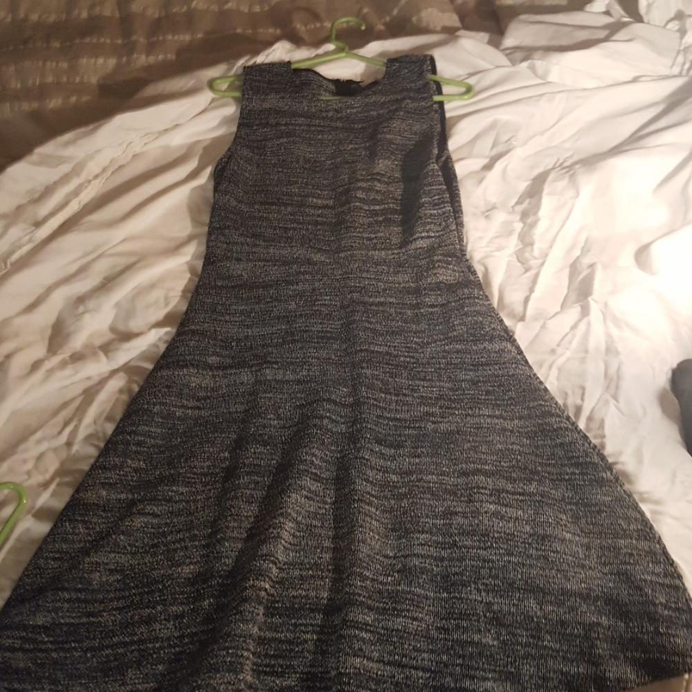 Green black patterned dress